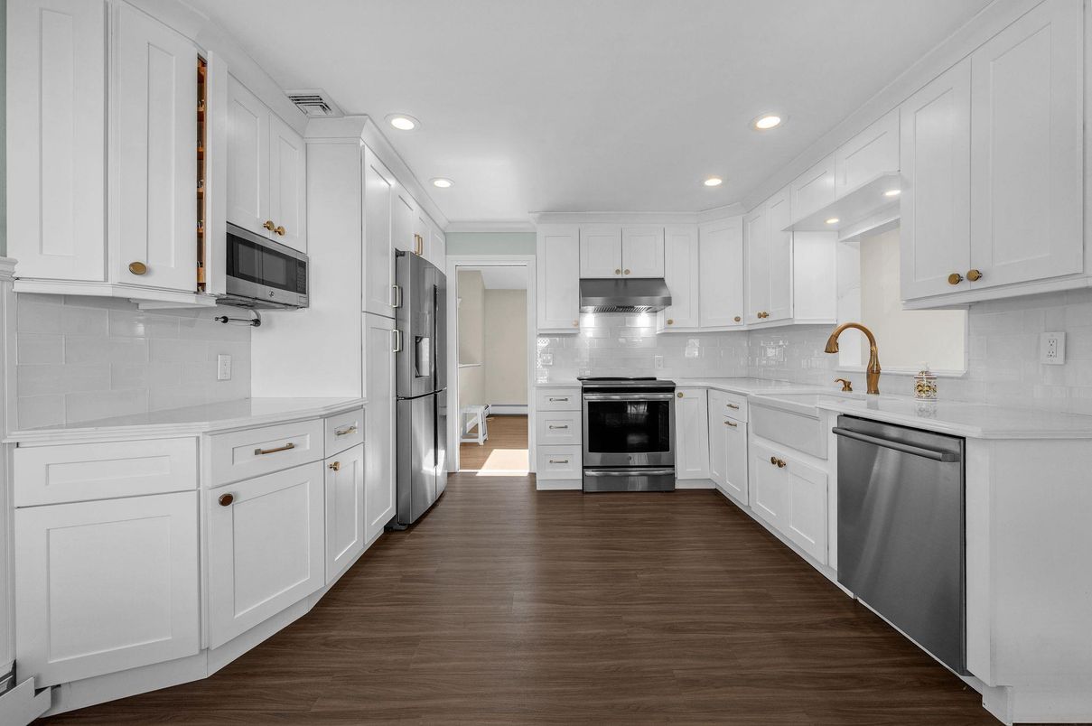 Interior, Kitchen, Recessed Lighting, Stainless Steel Appliances, Wood Texture Flooring