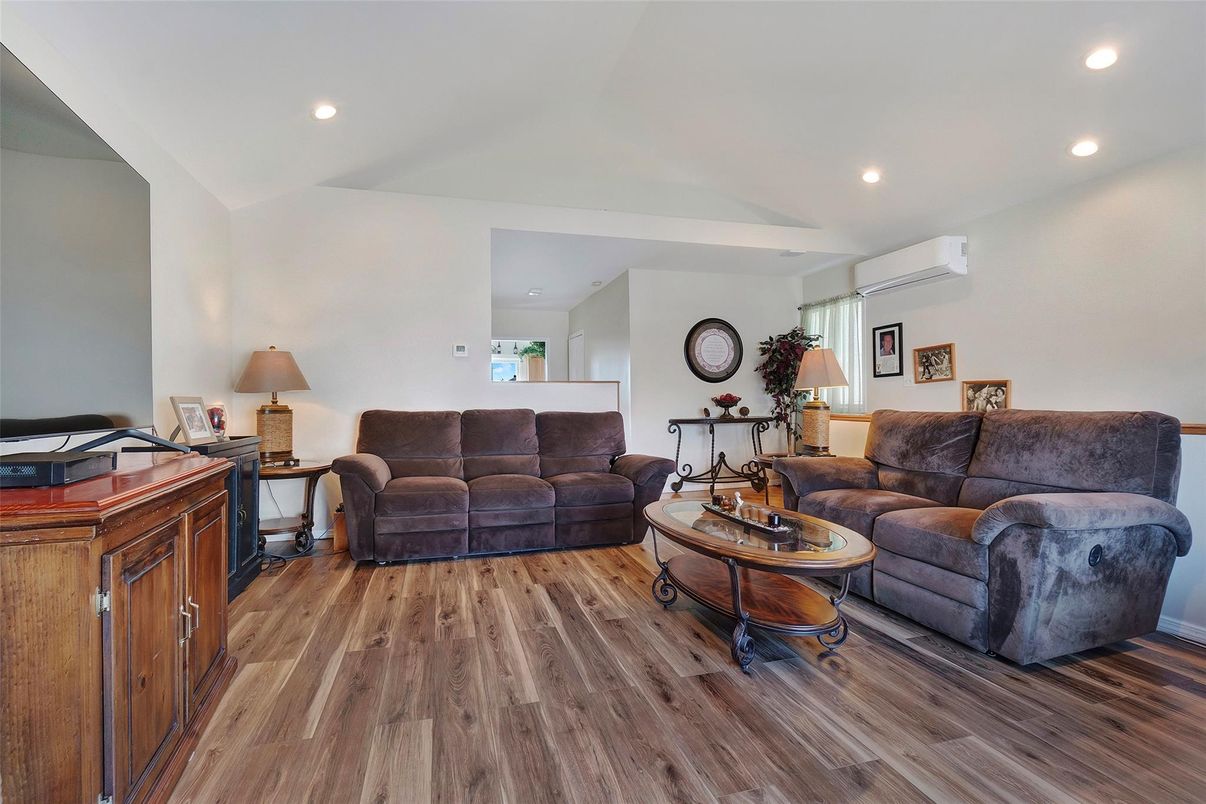Interior, Living room, Recessed Lighting, Wood Texture Flooring