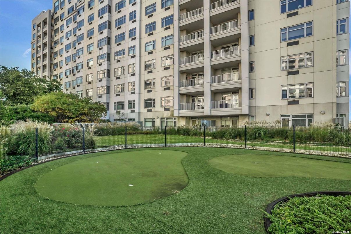 Exterior, Facade, Condo Building