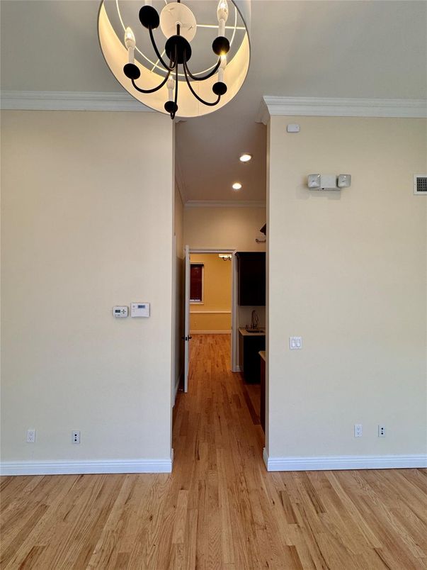 Interior, Recessed Lighting, Wood Texture Flooring