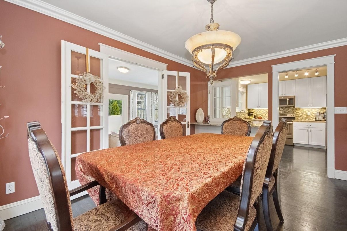 Dining room, Interior, Kitchen, Pendant Lights, Wood Texture Flooring