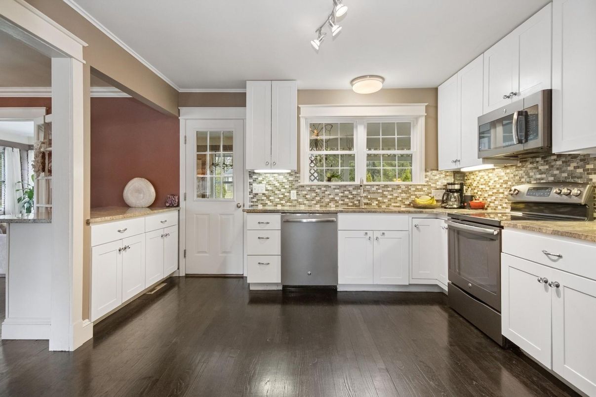 Interior, Kitchen, Stainless Steel Appliances, Wood Texture Flooring