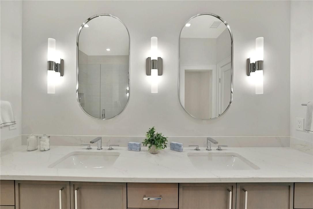 Bathroom, Dual Sink Vanities, Interior
