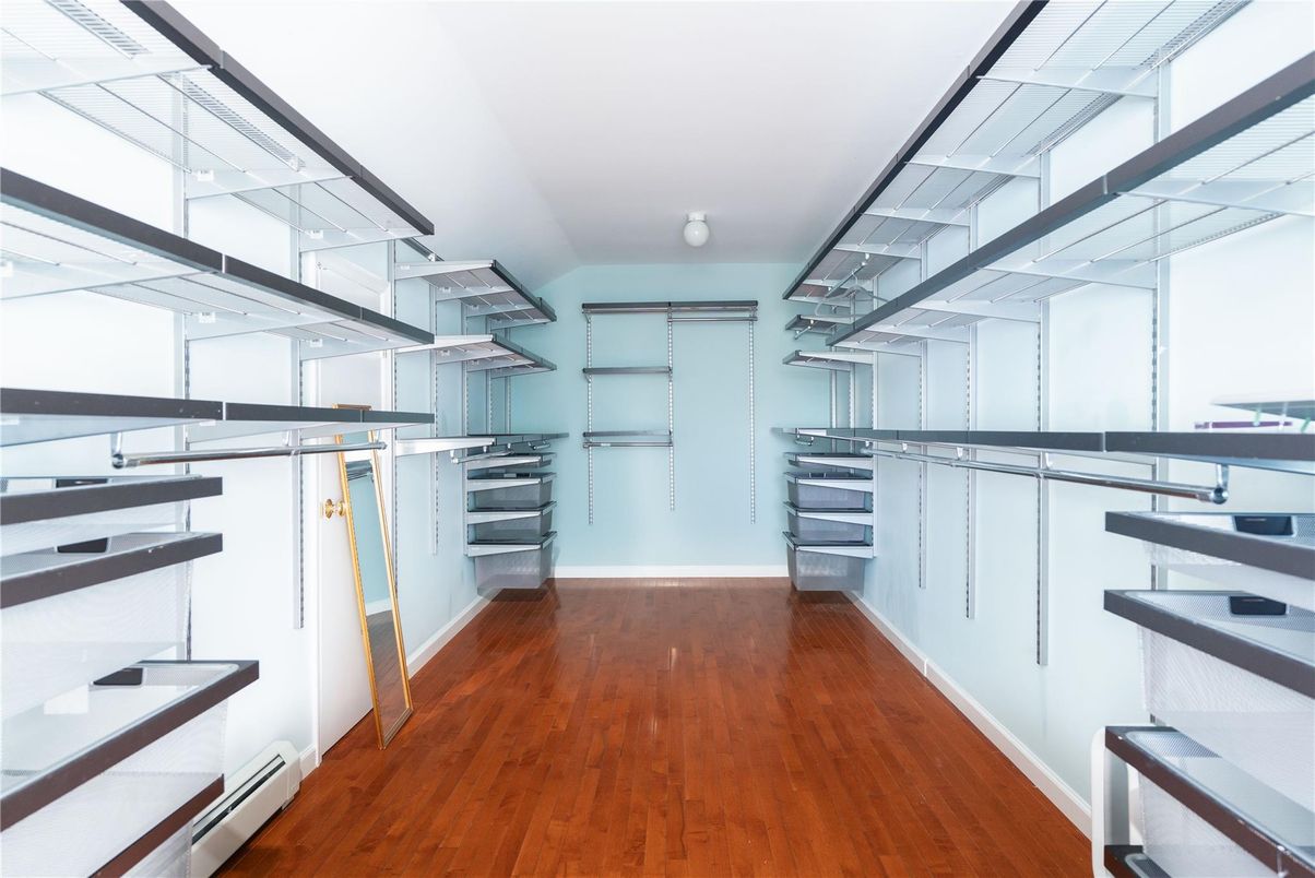 Interior, Walk-in Closets, Wood Texture Flooring
