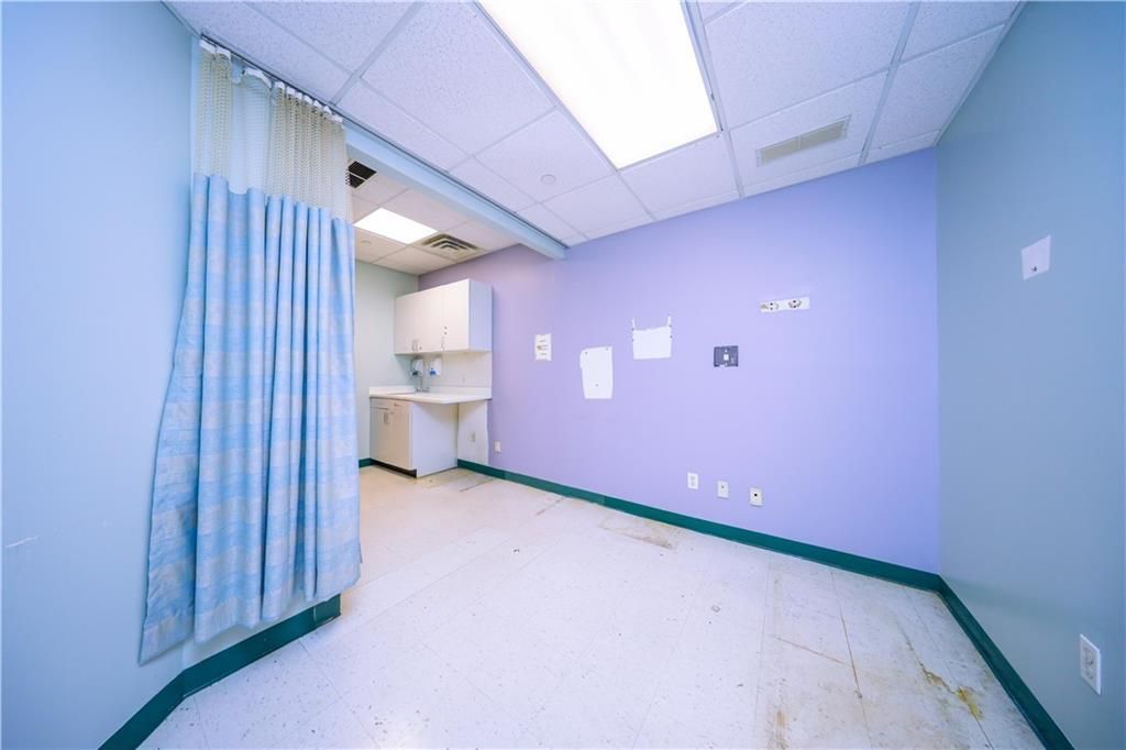 Empty room, Interior, Recessed Lighting, Washer