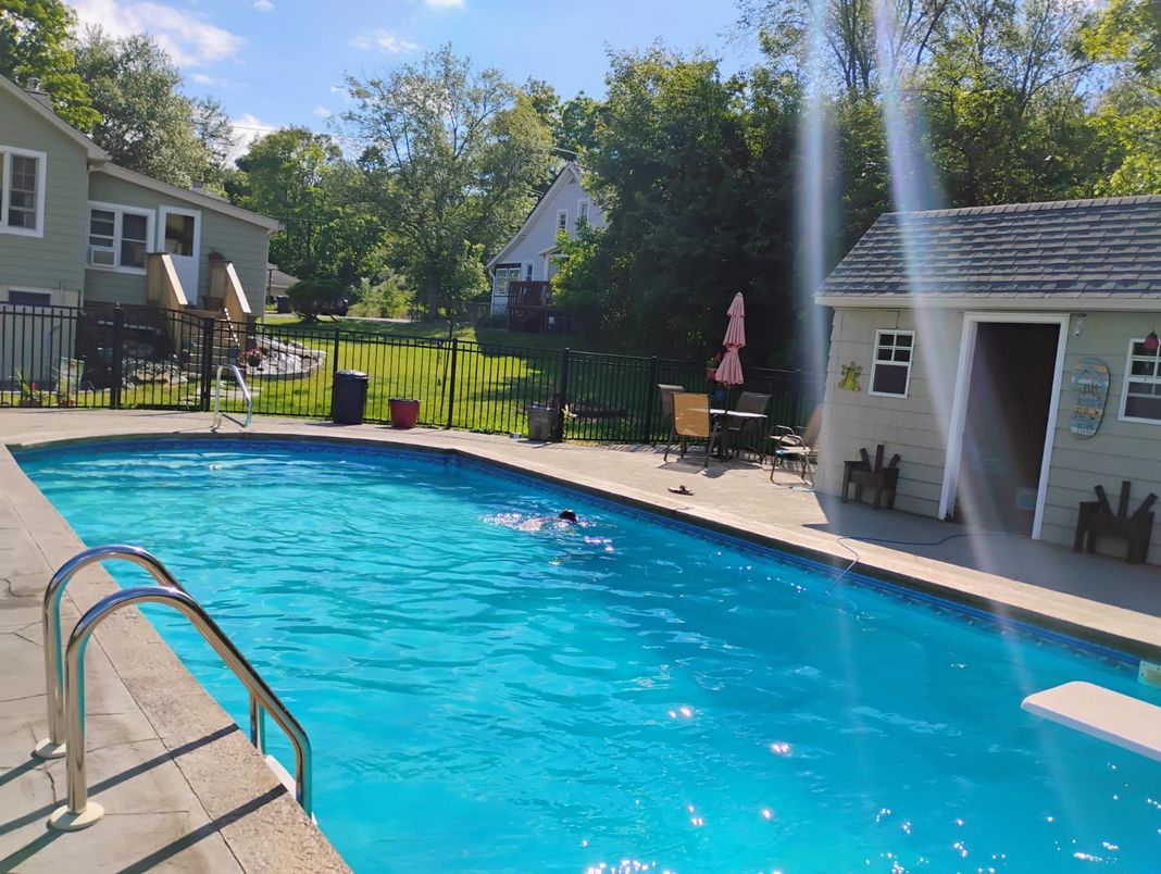 Exterior, Pool