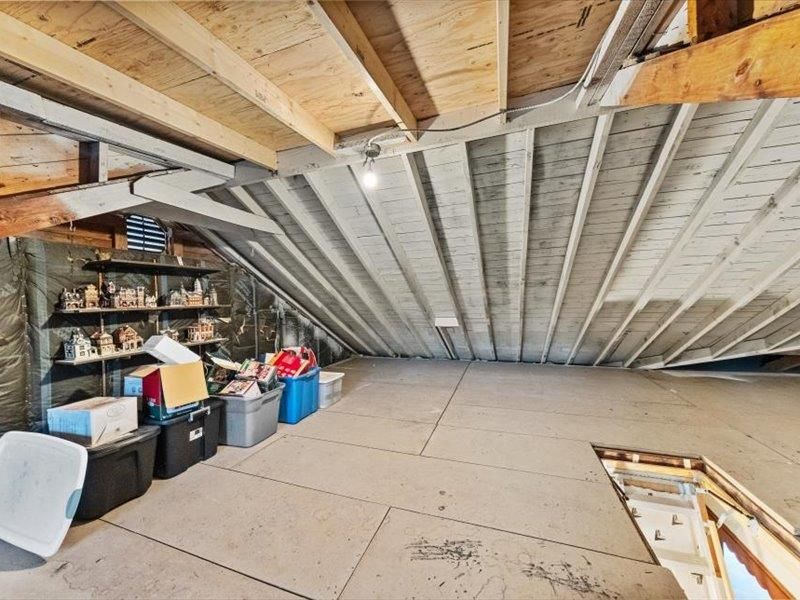 Garage, Interior, Wooden Beams, Wooden Ceilings