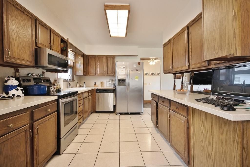 Interior, Kitchen, Stainless Steel Appliances