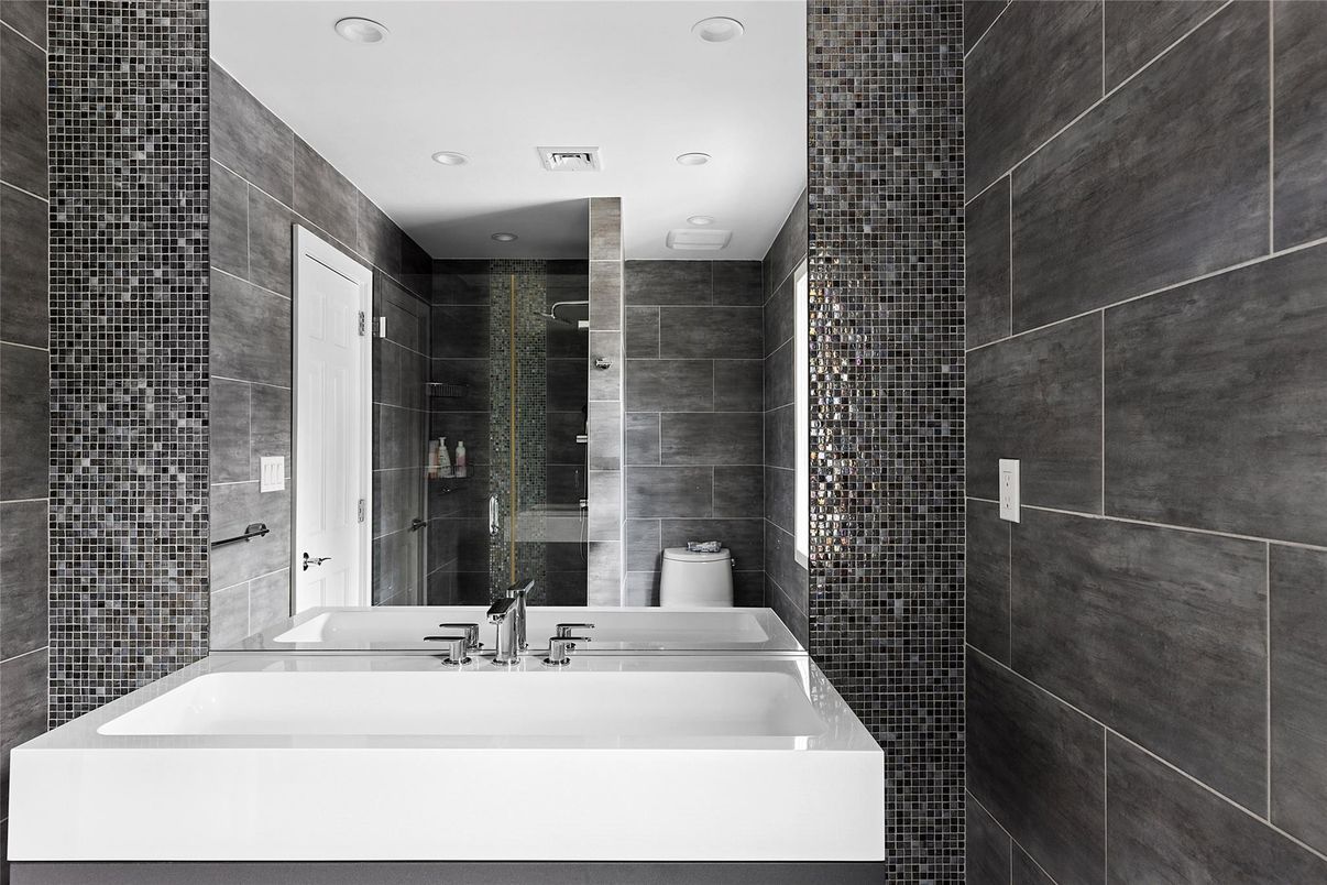 Bathroom, Interior, Recessed Lighting