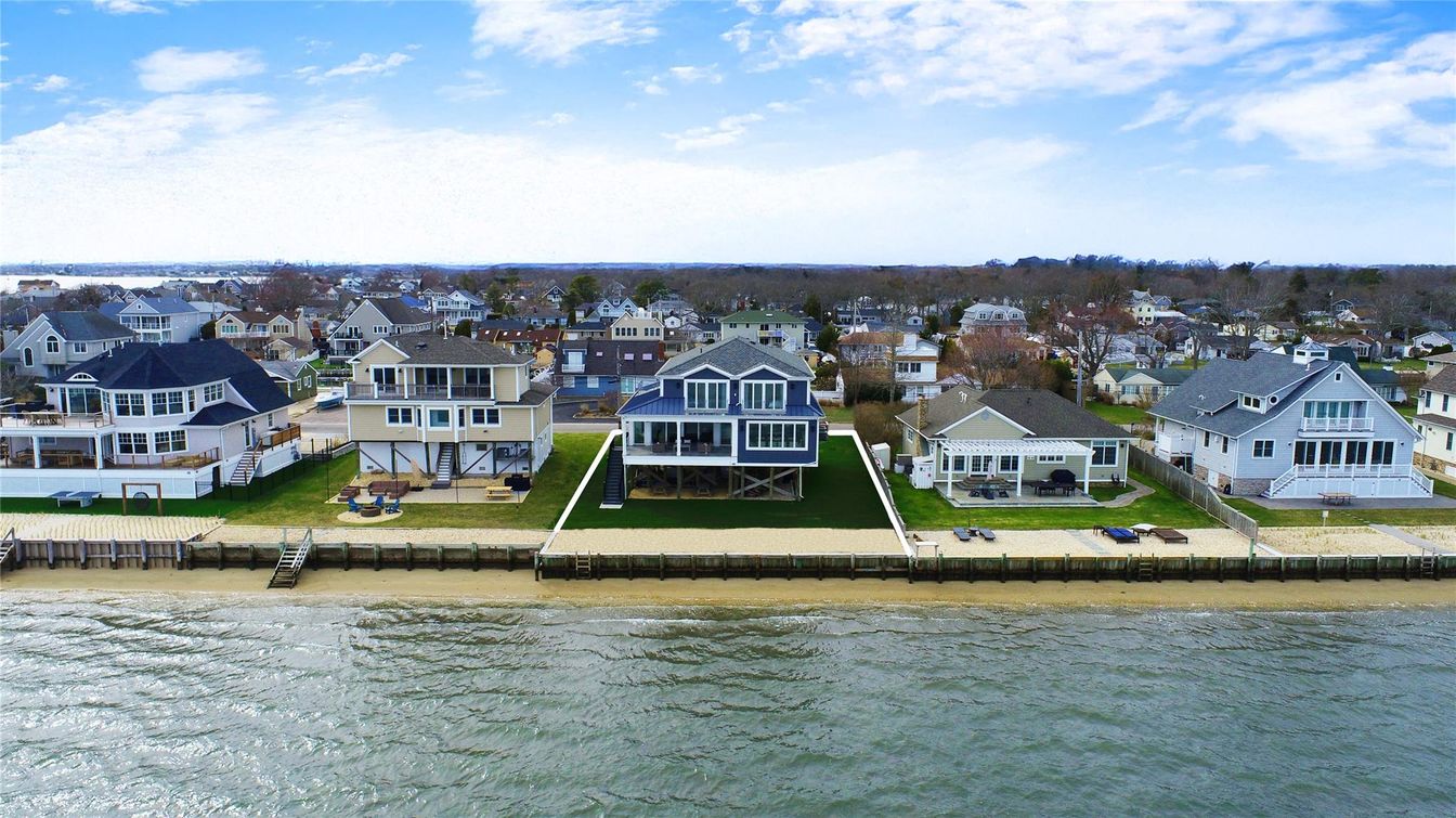 Exterior, Lake