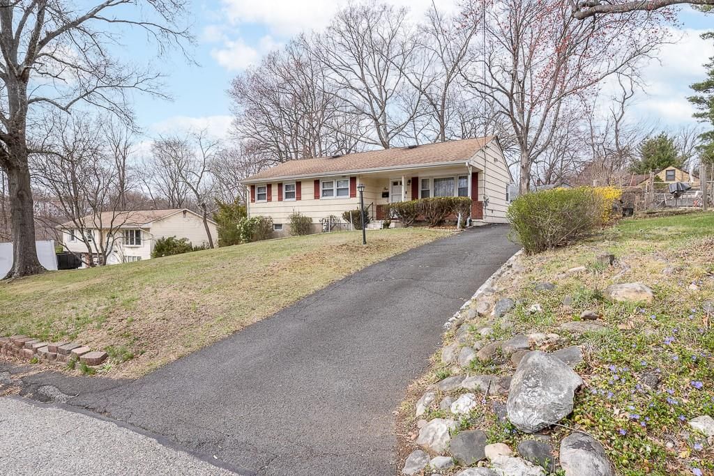 Backyard, Exterior, Facade, Ranch