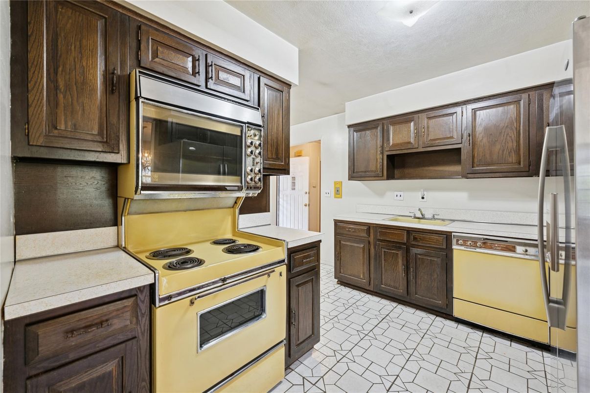 Interior, Kitchen, Stainless Steel Appliances