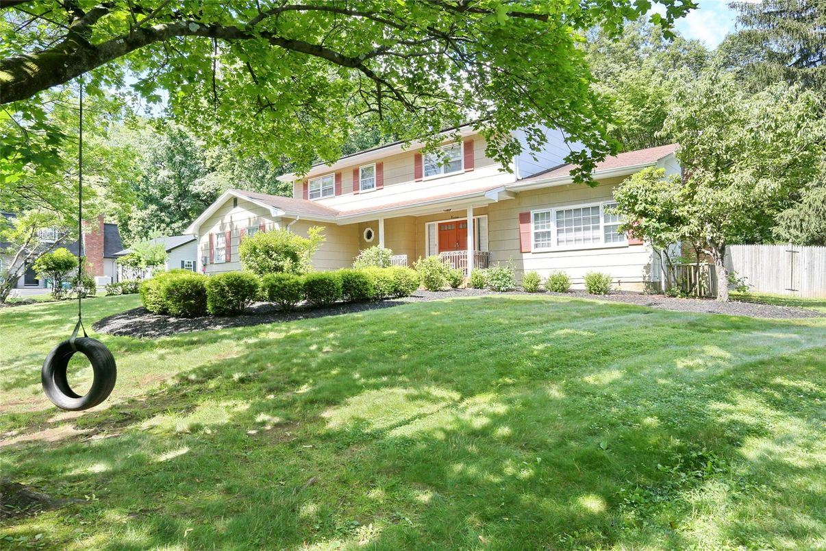Backyard, Exterior, Facade, Split Level
