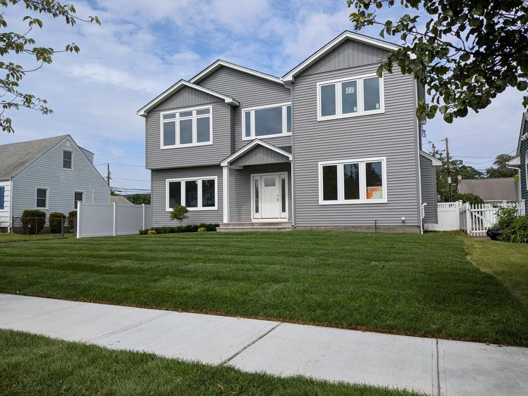 Exterior, Facade, American Craftsman