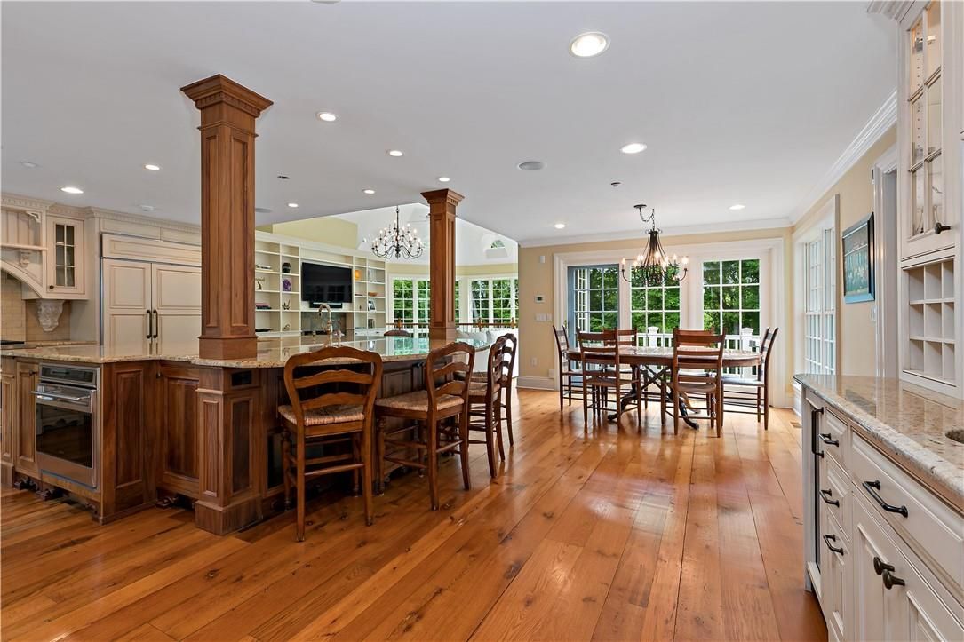 Chandelier, Dining room, Interior, Kitchen, Recessed Lighting, Wood Texture Flooring