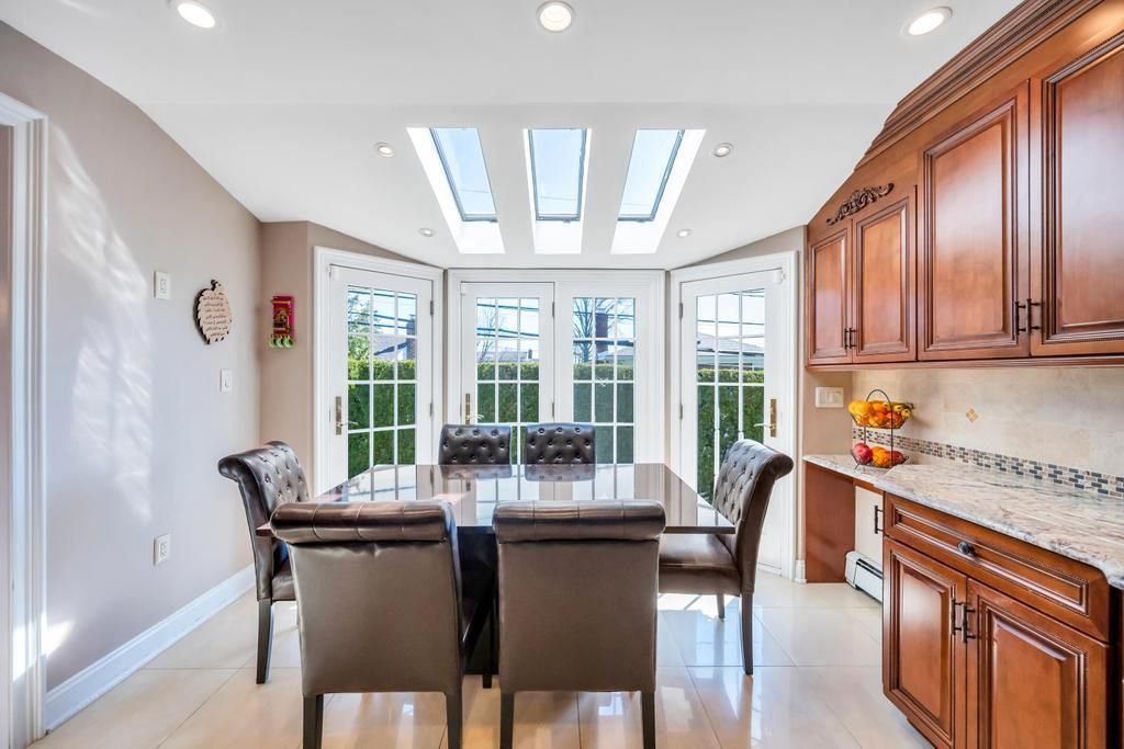Dining room, Interior, Recessed Lighting