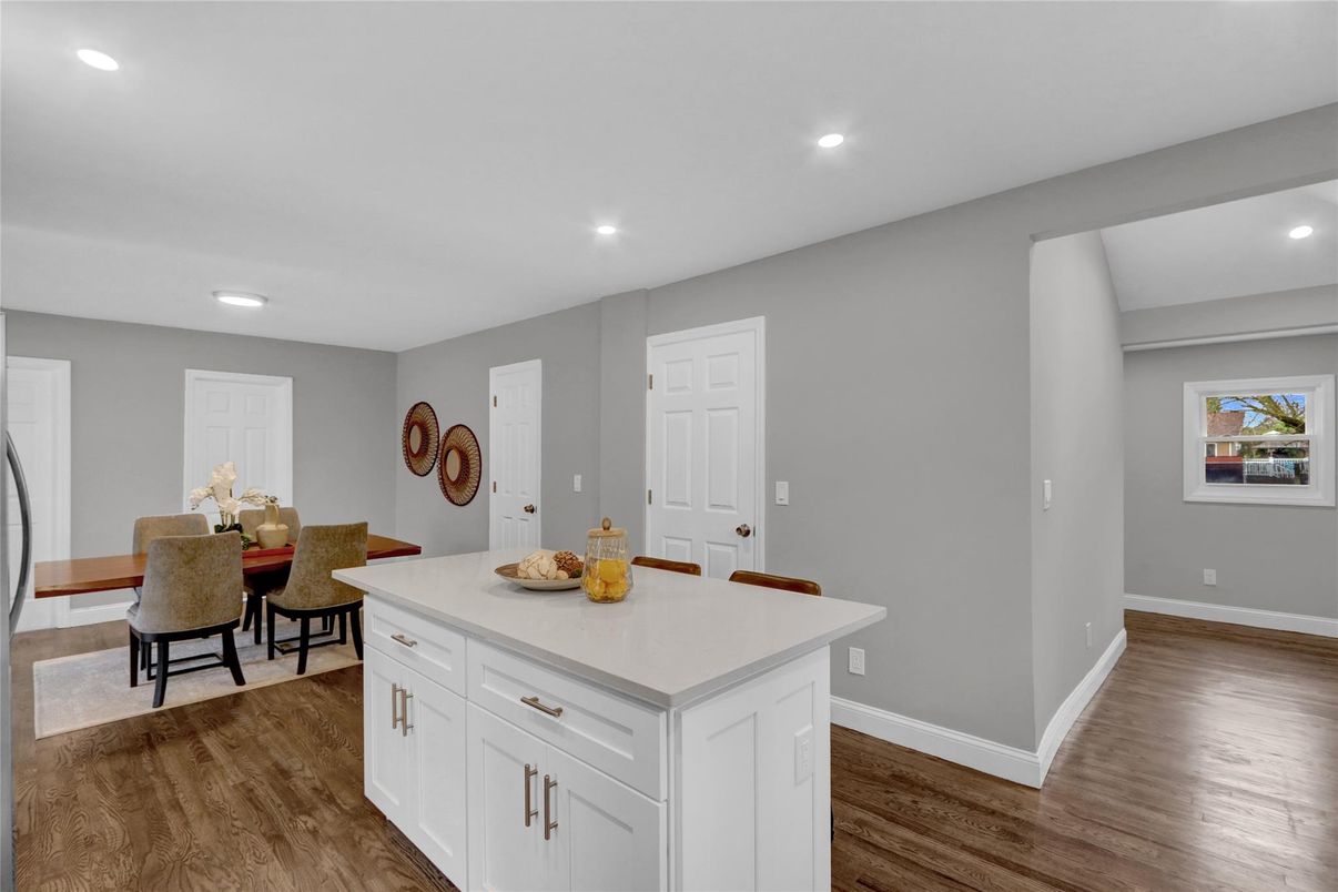 Dining room, Interior, Recessed Lighting, Wood Texture Flooring