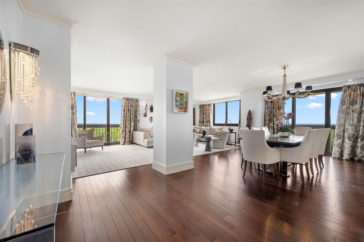 Chandelier, Dining room, Interior, Living room, Pendant Lights, Water, Wood Texture Flooring