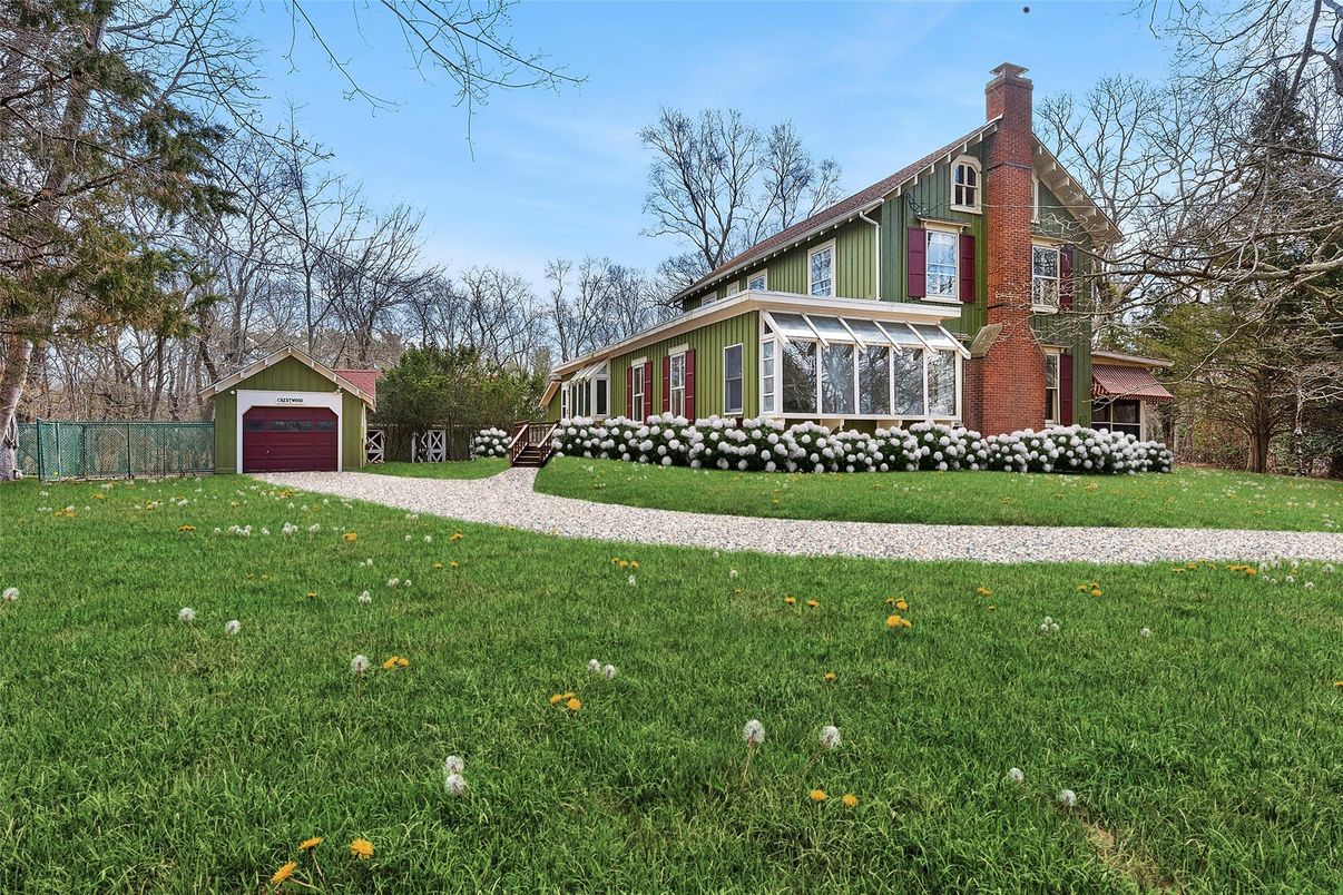 Backyard, Detached Garage, Exterior