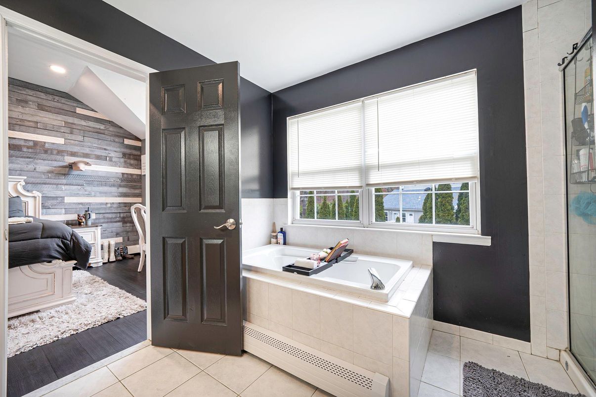 Bathroom, Interior, Recessed Lighting, Wooden Walls