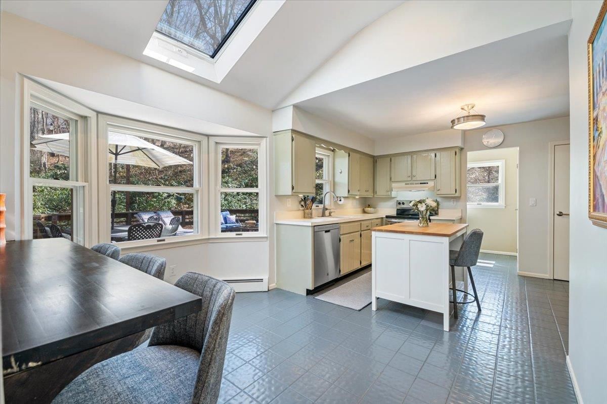 Dining room, Interior, Kitchen, Stainless Steel Appliances