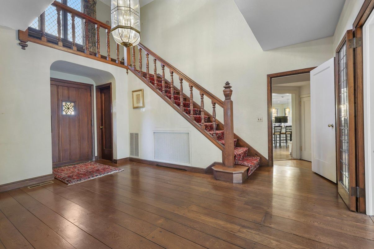 Chandelier, Interior, Wood Texture Flooring