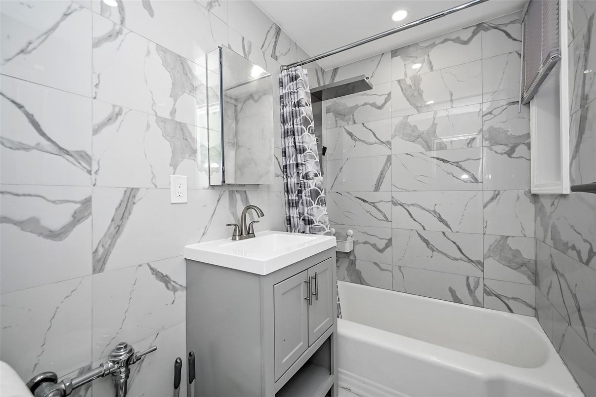 Bathroom, Interior, Marble Walls