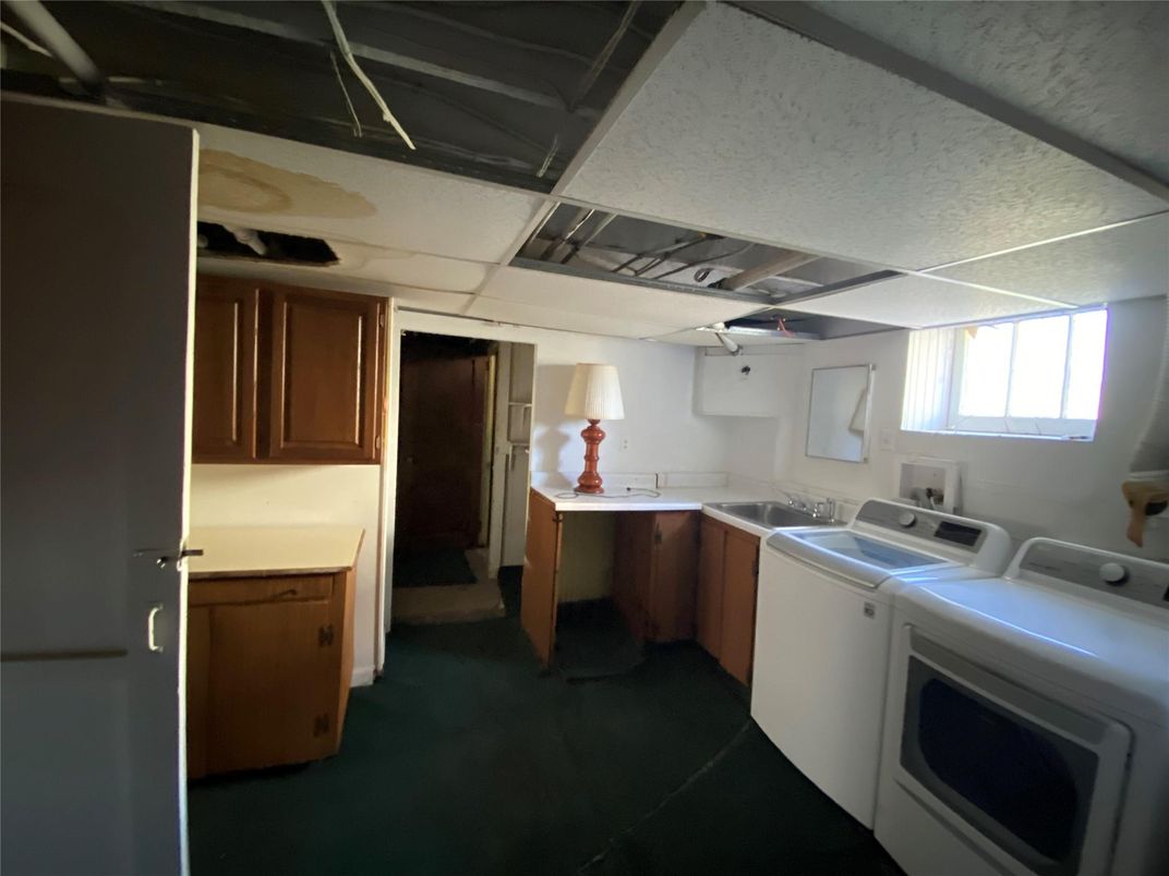 Interior, Washer
