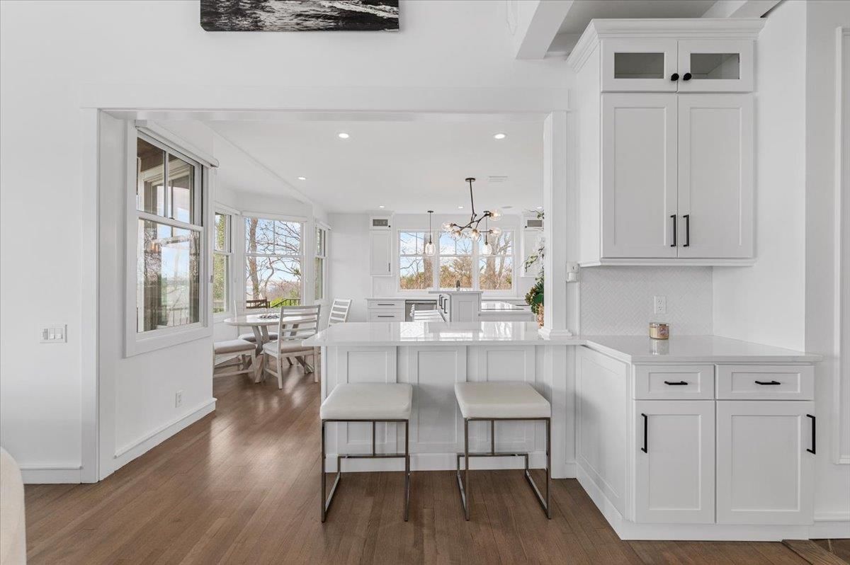 Dining room, Interior, Kitchen, Pendant Lights, Recessed Lighting, Wood Texture Flooring