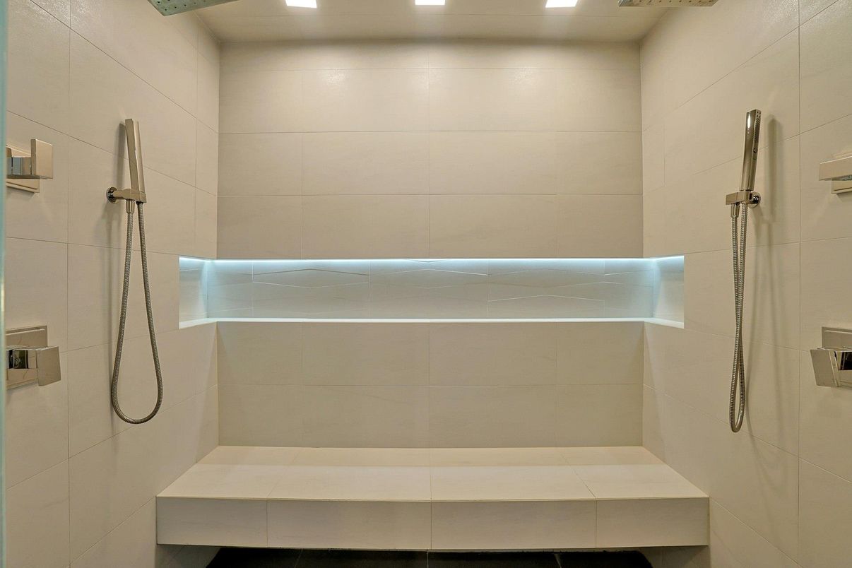 Bathroom, Interior, Recessed Lighting