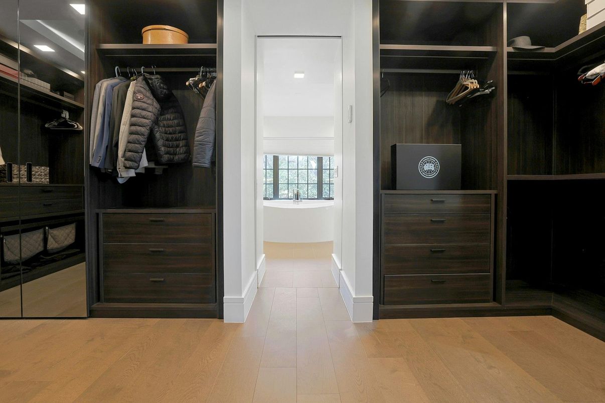 Bathroom, Interior, Recessed Lighting, Walk-in Closets, Wood Texture Flooring