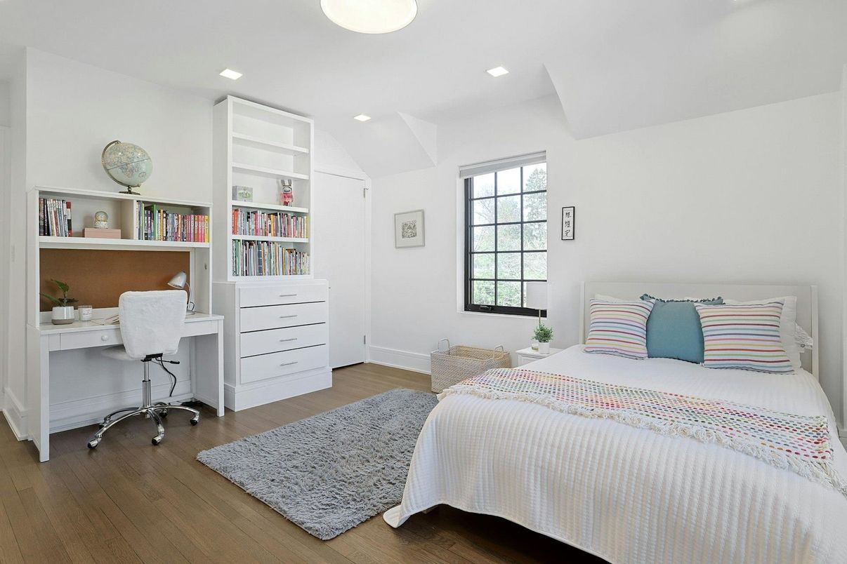 Bedroom, Home Office, Interior, Recessed Lighting, Wood Texture Flooring