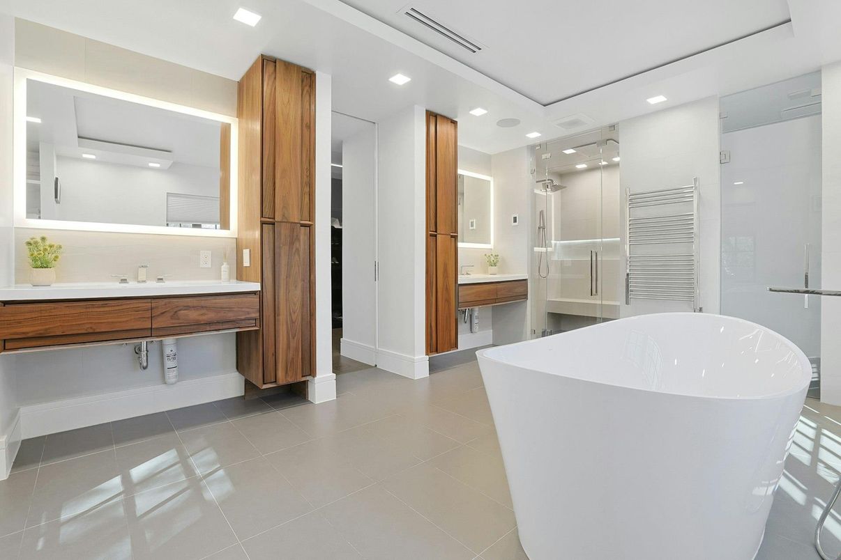 Bathroom, Dual Sink Vanities, Free Standing Baths, Glass Shower, Interior, Recessed Lighting