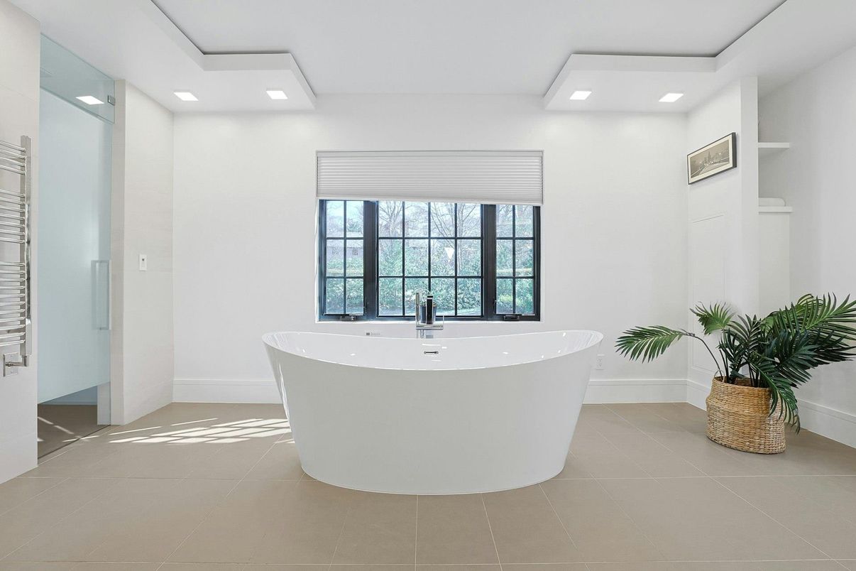 Bathroom, Free Standing Baths, Interior, Recessed Lighting