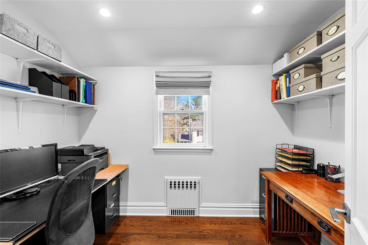 Home Office, Interior, Recessed Lighting, Wood Texture Flooring