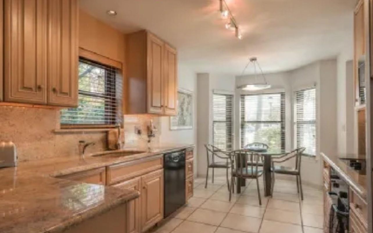 Dining room, Interior, Kitchen, Pendant Lights, Recessed Lighting