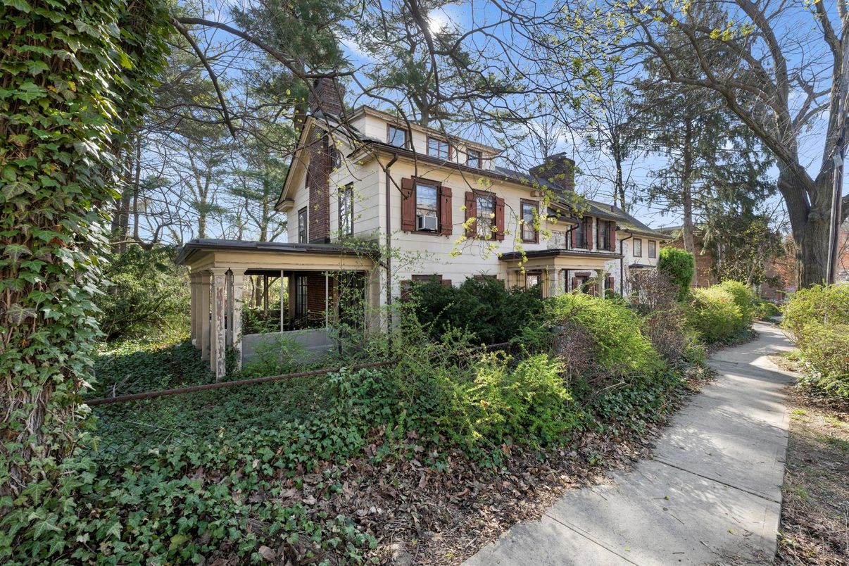 Backyard, Exterior, Facade, French Provincial