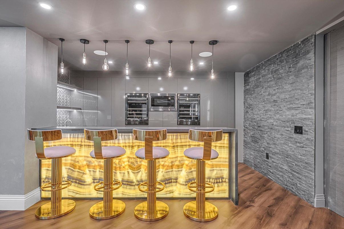 Interior, Pendant Lights, Recessed Lighting, Wood Texture Flooring