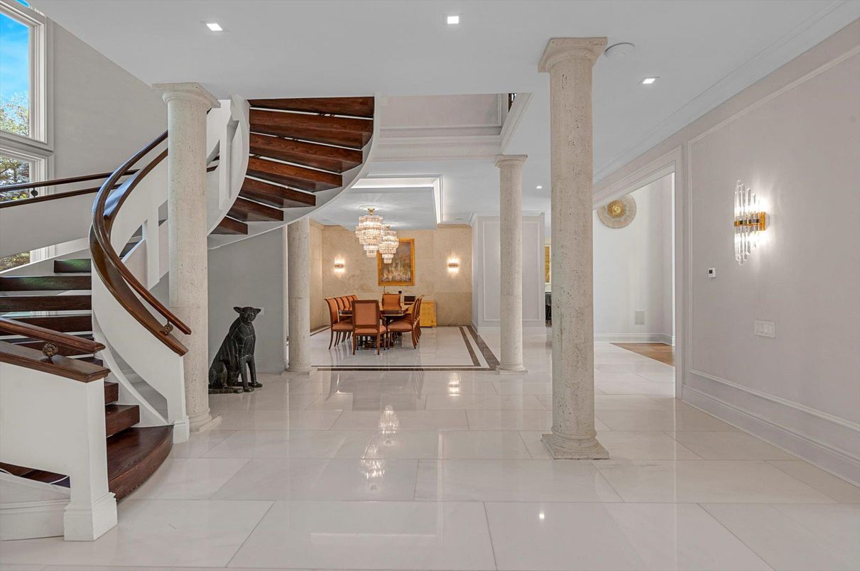 Chandelier, Dining room, Interior, Recessed Lighting, Wooden Beams, Wooden Ceilings