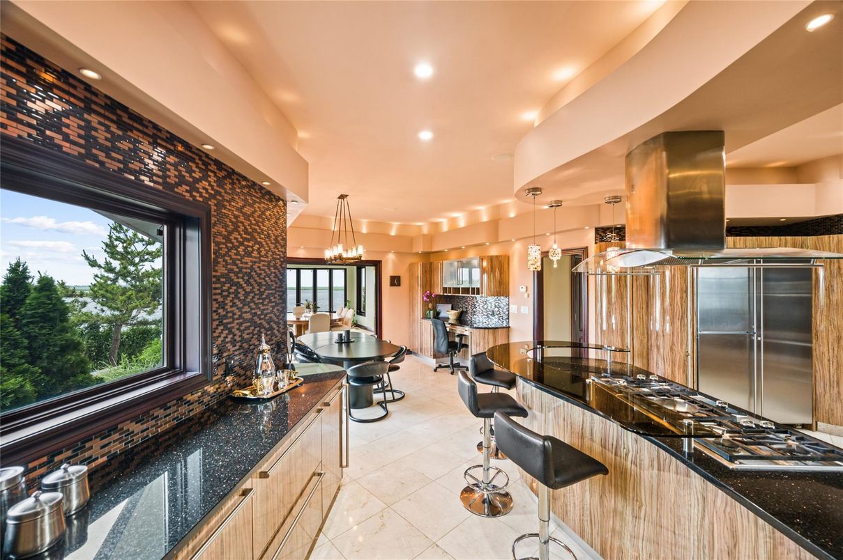 Chandelier, Dining room, Interior, Kitchen, Pendant Lights, Recessed Lighting, Stainless Steel Appliances