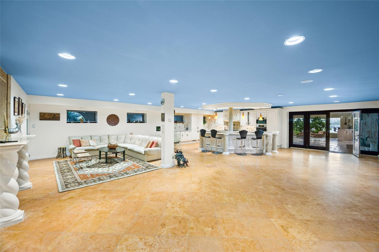 Interior, Living room, Pendant Lights, Recessed Lighting