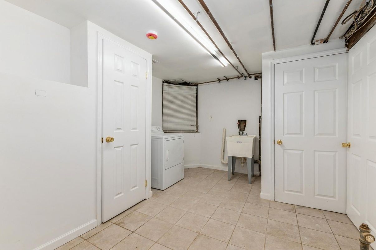 Interior, Washer
