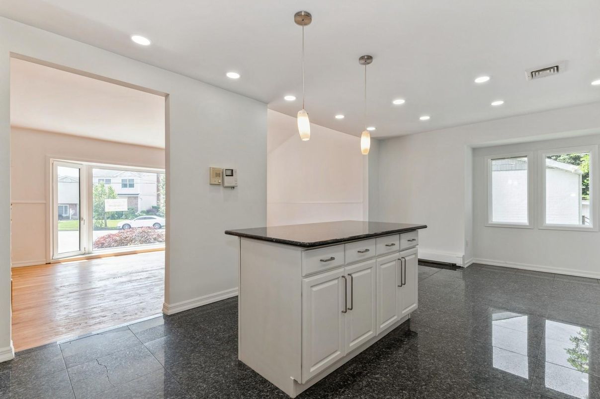 Interior, Pendant Lights, Recessed Lighting, Wood Texture Flooring