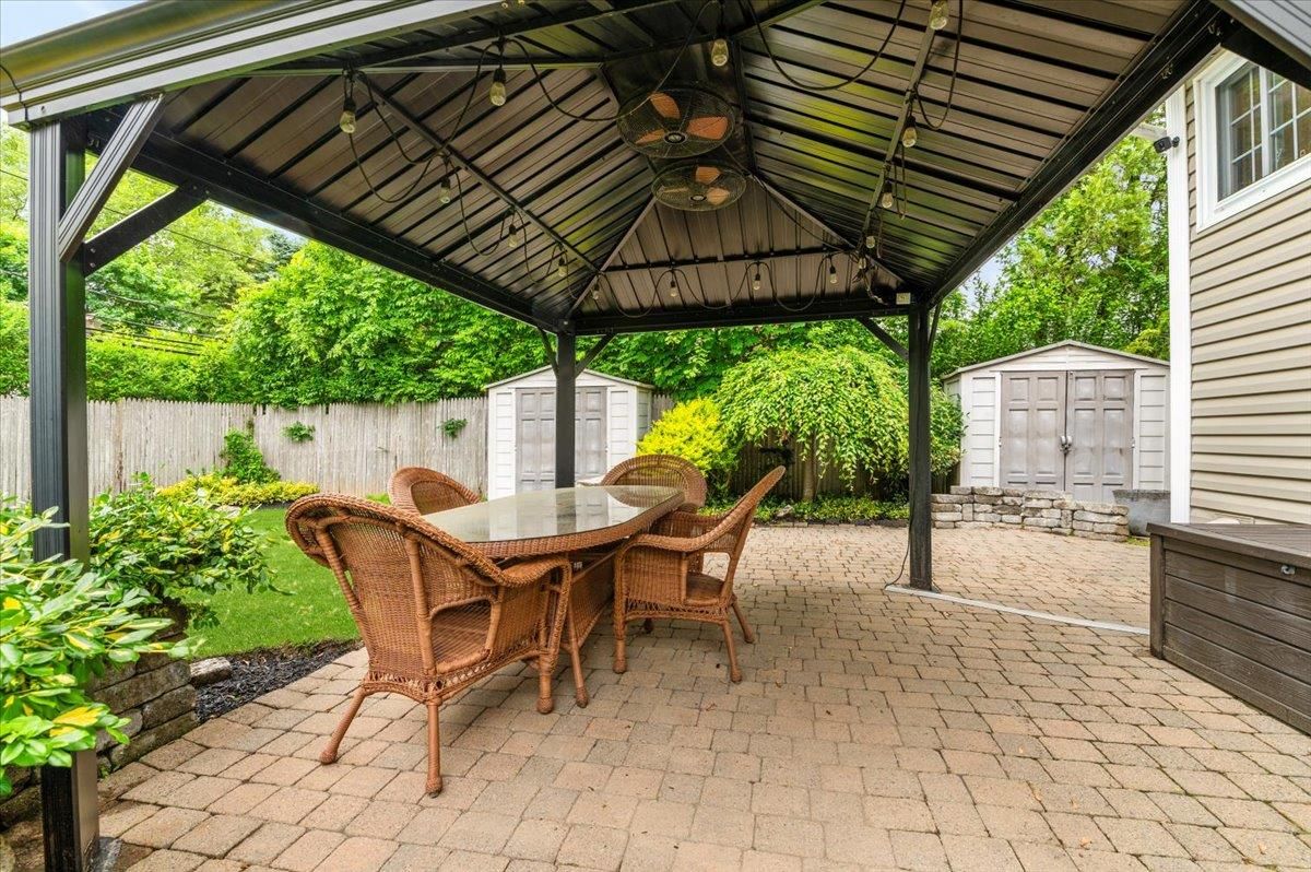 Detached Garage, Exterior
