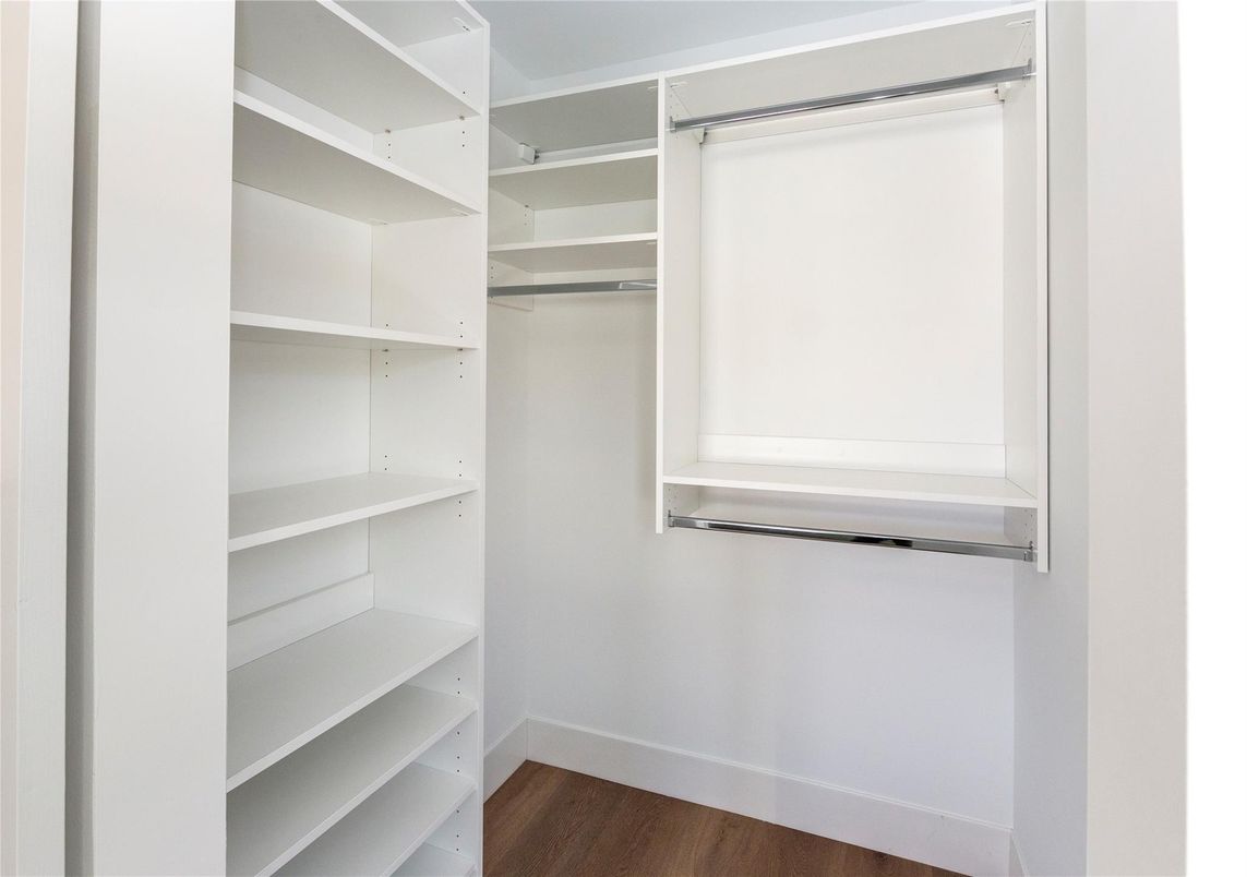 Interior, Walk-in Closets, Wood Texture Flooring