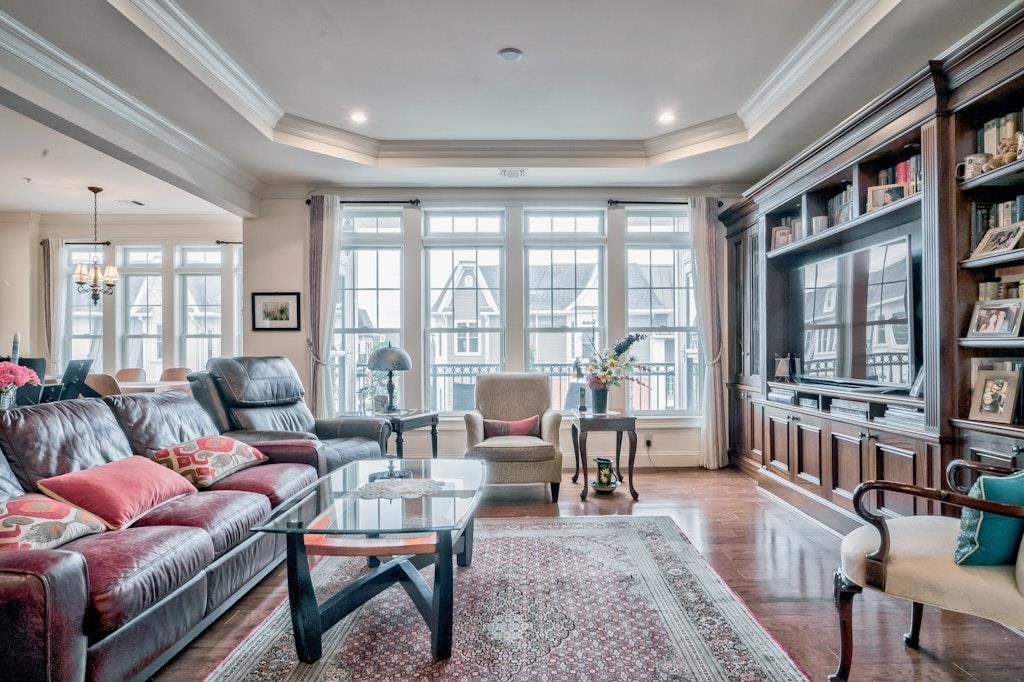 Chandelier, Dining room, Interior, Living room, Recessed Lighting, Wood Texture Flooring