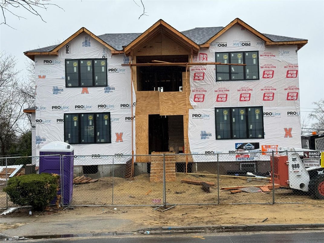 Exterior, Facade, None