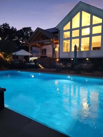 Exterior, Pool