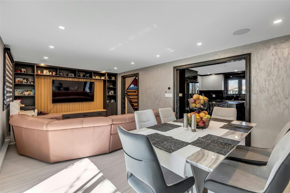 Dining room, Interior, Living room, Recessed Lighting, Wood Texture Flooring
