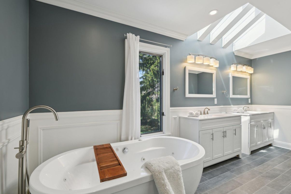 Bathroom, Dual Sink Vanities, Free Standing Baths, Interior, Recessed Lighting